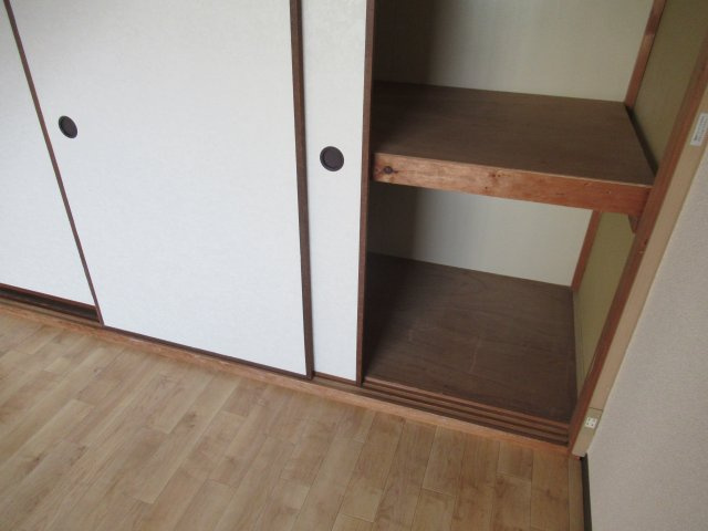 兵庫県公社　芦屋浜高層（高浜）１号棟の収納|専用の収納スペースです