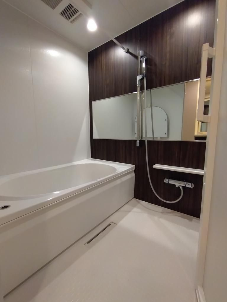 西東京市芝久保町１丁目の中古マンションの浴室