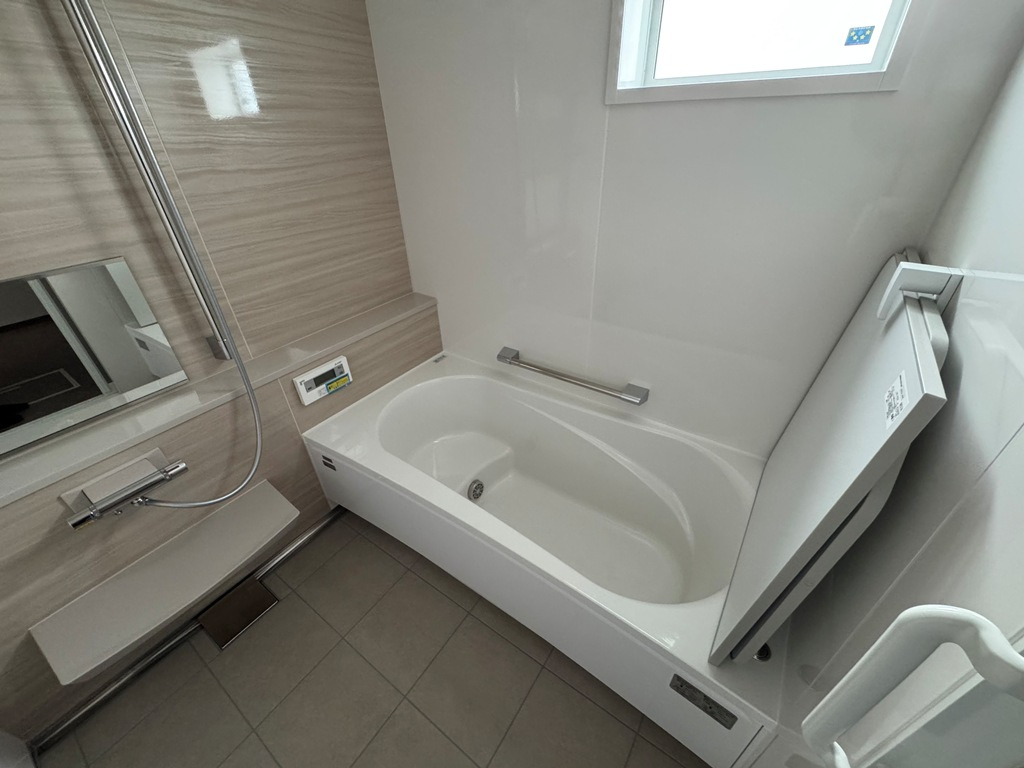 筑後市熊野未入居オール電化の浴室