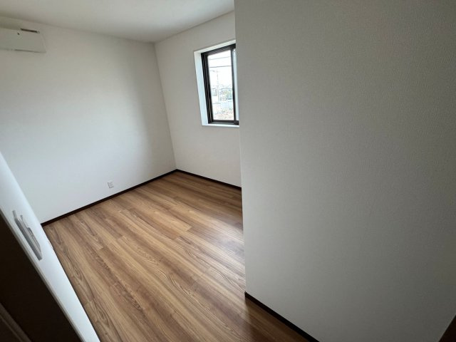 筑後市熊野未入居オール電化の洋室