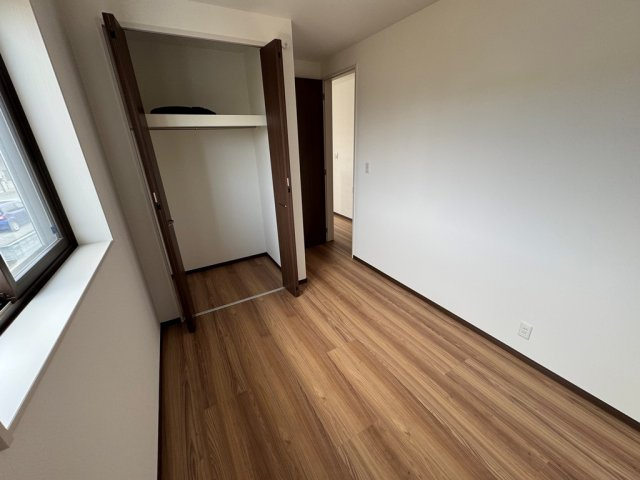 筑後市熊野未入居オール電化の洋室