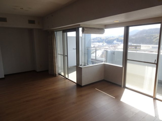 【居間・リビング】 | 移瀬ガーデンハイツ　6階