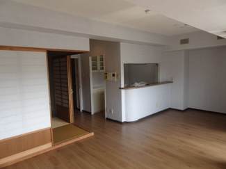 【居間・リビング】 | 移瀬ガーデンハイツ　6階