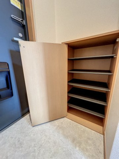 【収納】 | ディアコート方南 | ※同建物ほかのお部屋の写真です。