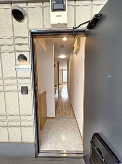 【玄関】 | ディアコート方南 | ※同建物ほかのお部屋の写真です。