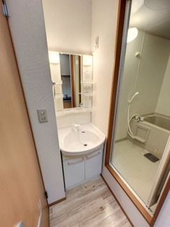 【独立洗面台】 | ディアコート方南 | ※同建物ほかのお部屋の写真です。