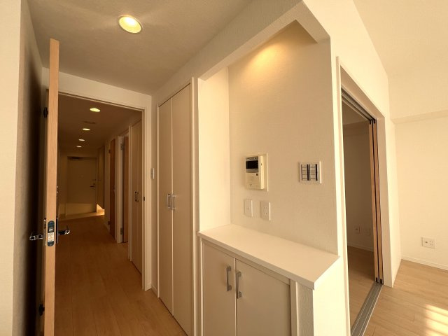 川崎と言えばカルナーザ。名前はライトなカルナーザ。重厚感のある建物はオモナーザ。【リノベ／カルナーザ川崎】の収納|収納のためのスペースです