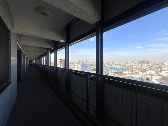 川崎と言えばカルナーザ。名前はライトなカルナーザ。重厚感のある建物はオモナーザ。【リノベ／カルナーザ川崎】のその他共用部分