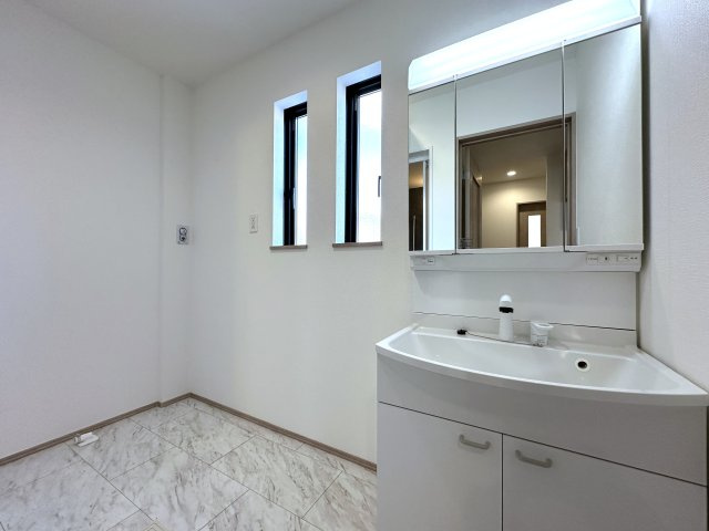 神戸市西区樫野台6丁目新築戸建A号棟の独立洗面台