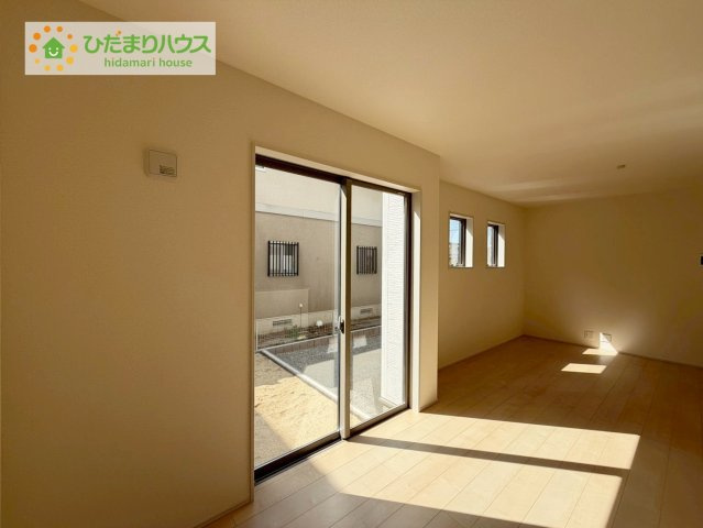 いわき市自由ヶ丘３期　新築戸建　1号棟の居間・リビング|リビング階段は家族が出掛ける様子、帰ってくるのが自然とわかり、声をかけやすいです。