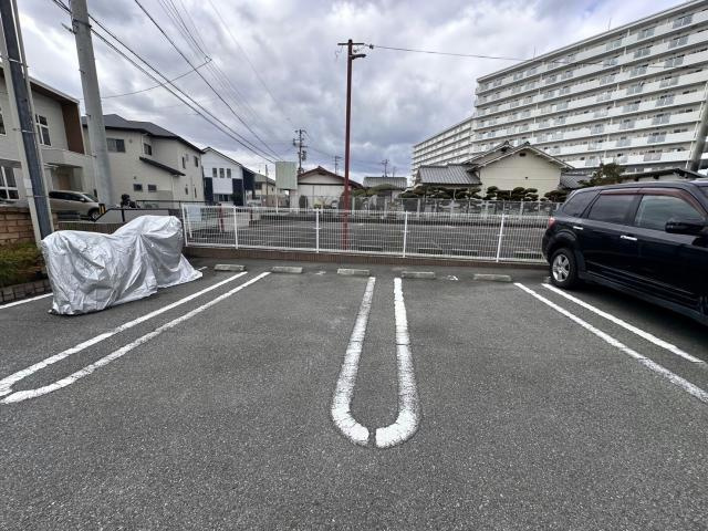 メゾン　ロングフィールドの駐車場