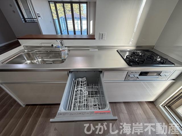 ヴェレーナ茅ヶ崎海岸のキッチン|新規リフォーム完了！　食洗器付きシステムキッチン