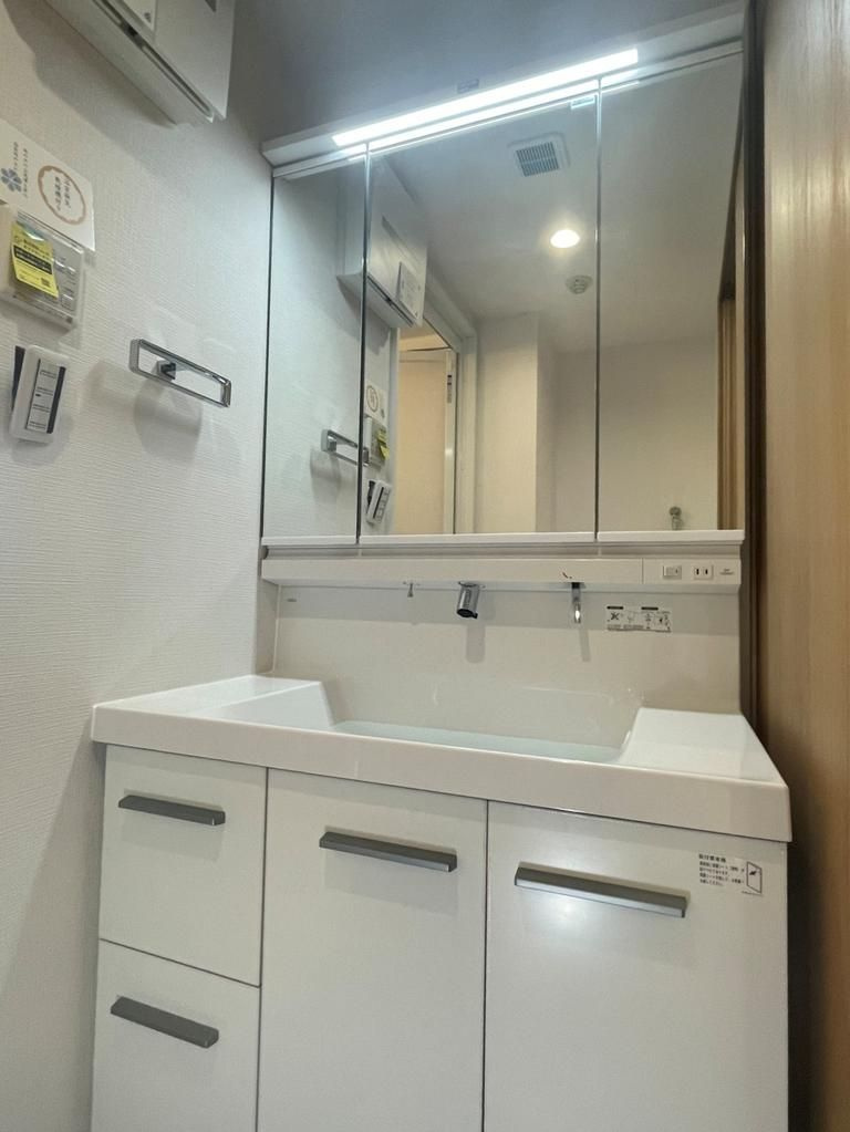 多摩市落合１丁目の中古マンションの独立洗面台