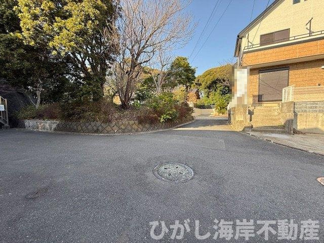 中郡大磯町西小磯　中古戸建　の前面道路含む現地写真|新規リフォーム完了！　現地外観