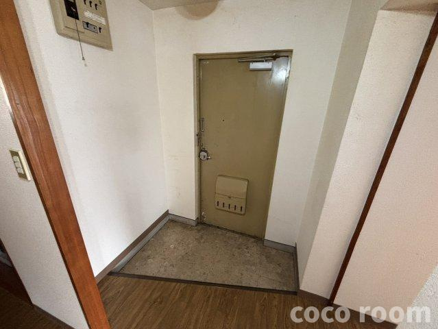 青葉ハイツの玄関