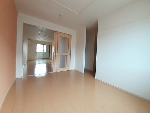 スカイ・ガーデンズの洋室