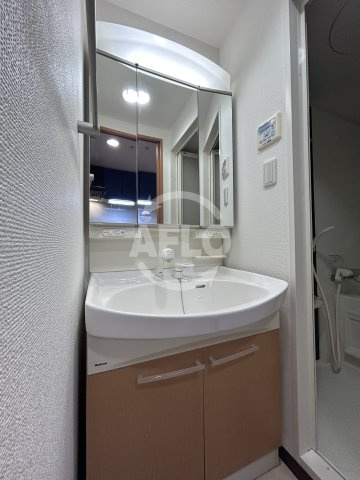 オーキッドレジデンス塚本の独立洗面台|オーキッドレジデンス塚本　洗面台