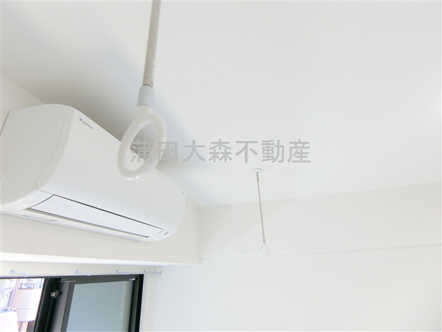 TASUKI RICHESSE KAMATAタスキリシェスシンカマタの設備|エアコン　取り外し可能な室内物干し金具！