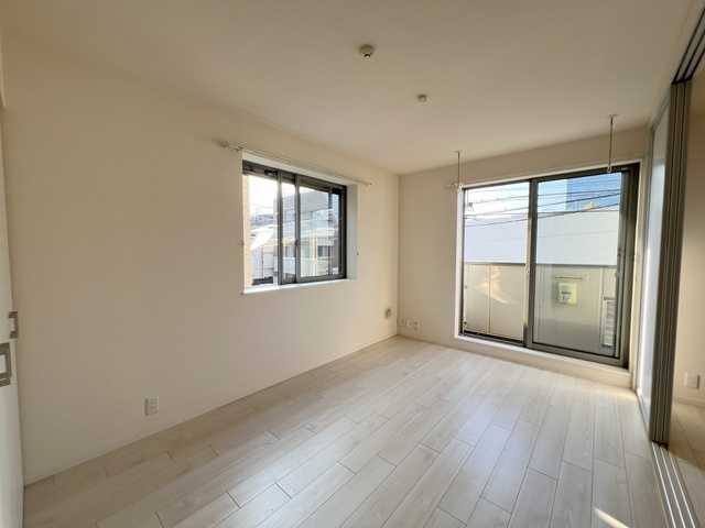 Ｅｖａｎ表参道の居間・リビング|★明るいフローリングの角部屋です★