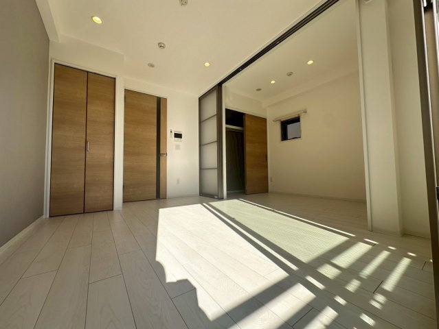 シーズンフラッツ靭本町の洋室