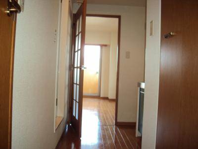 GATO D.M北山（ガトーディーエム北山）の内装|玄関から～