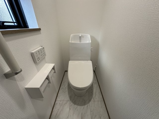 神戸市西区樫野台6丁目新築戸建B号棟のトイレ