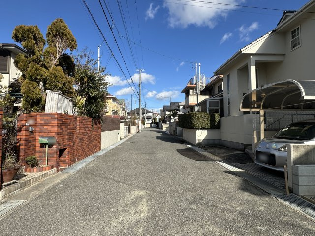 神戸市西区樫野台6丁目新築戸建B号棟の前面道路含む現地写真