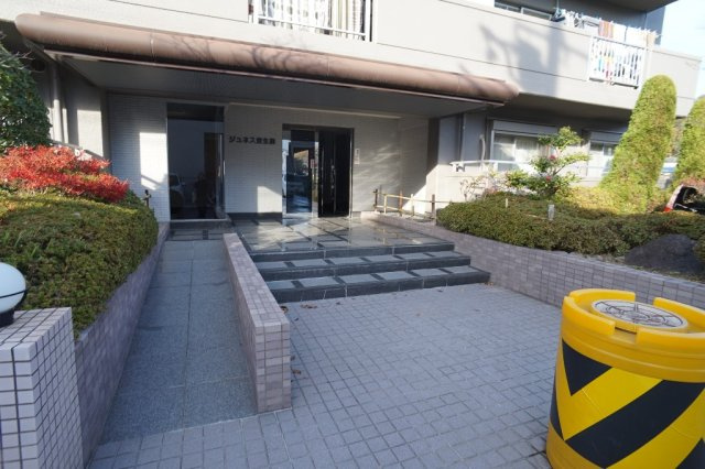 ジュネス東生駒のバルコニー