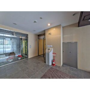 福岡市中央区天神４丁目の賃貸マンションのエントランス