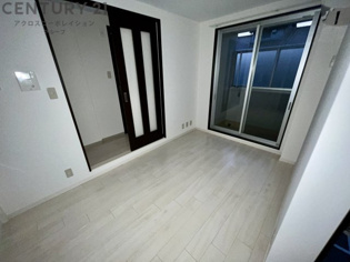 ロングアイランド尼崎の洋室