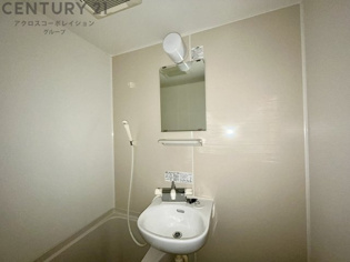 浴室内に洗面台付き！