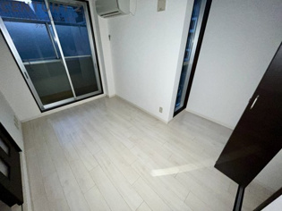 ロングアイランド尼崎の寝室