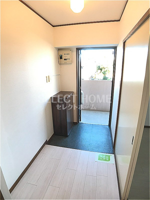 【玄関】 | グランシャリオ幸田 | 明るい玄関です同型タイプ