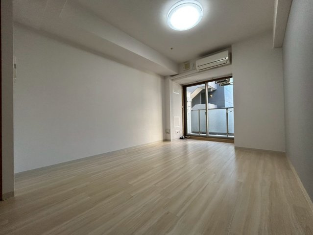 プライムアーバン御堂筋本町の洋室