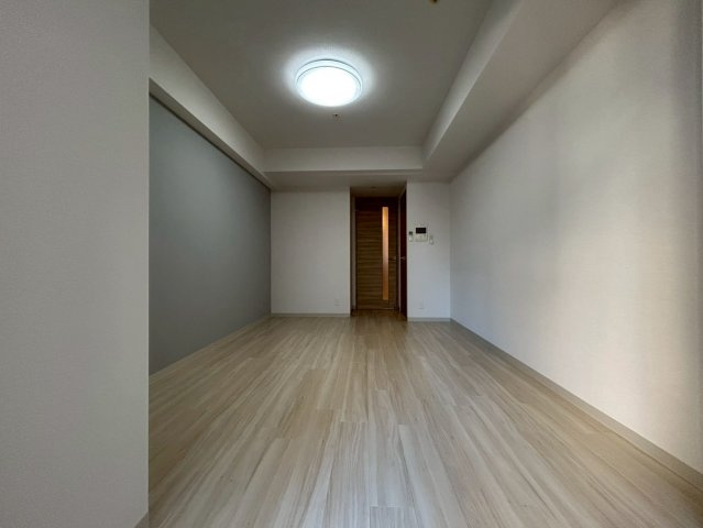 プライムアーバン御堂筋本町の洋室