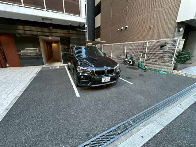 プライムアーバン御堂筋本町の駐車場