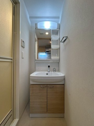 プライムアーバン御堂筋本町の洗面所