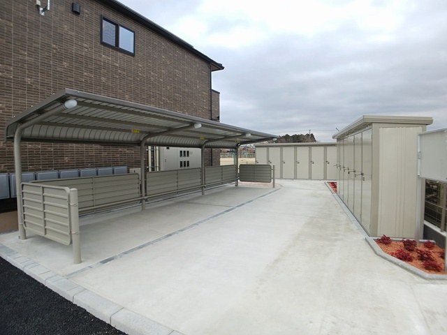 パラディのその他共用部分|屋根付きの駐輪場があります。