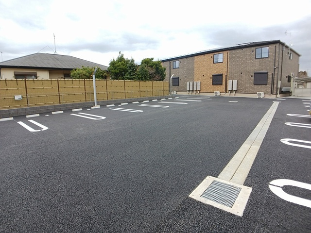 パラディの駐車場|車をお持ちの方に嬉しい駐車場付きの物件です