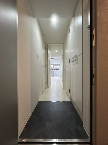 プライムアーバン松屋町の玄関