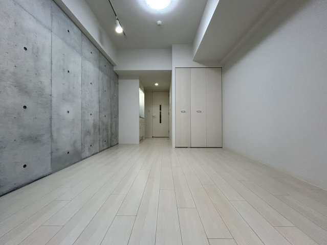 プライムアーバン松屋町の洋室