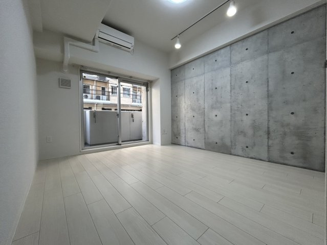 プライムアーバン松屋町の洋室