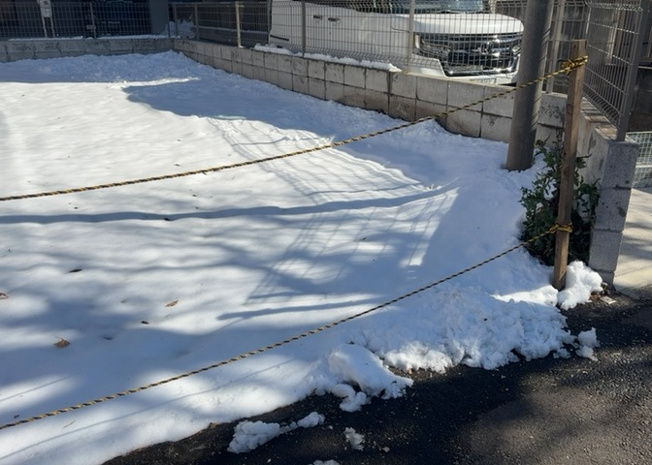 【外観】 | 家を建てる前提で土地を探している場合、地盤の丈夫さは譲れない条件の一つです。地盤が脆弱だと追加工事が必要となります。また、過去に地盤沈下や液状化現象を起こした土地は、できるだけ避けた方がいいでしょう。