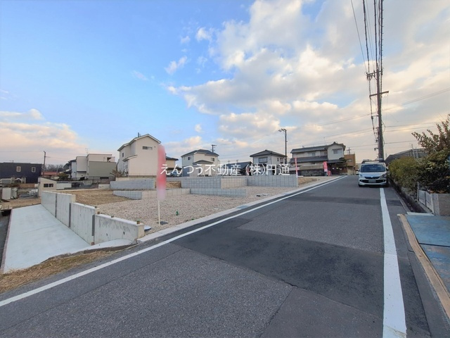 リーブルガーデン西寺山町第2の前面道路含む現地写真