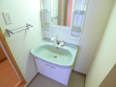 【洗面所】 | Daiwa Grace Maison 大島 Ⅰ | 脱衣スペースもあります