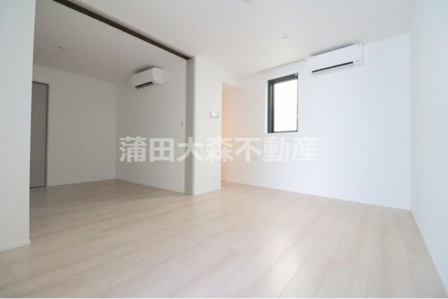 The Aigrette Minami-Kamataジ・エグレットミナミカマタ@仲介手数料無料の居間・リビング|LDK11.9帖のリビング