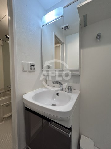 ディームス新大阪の独立洗面台|Dimus新大阪　洗面台