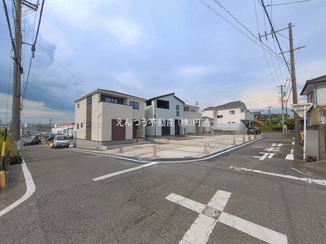 リーブルガーデン西寺山町第2の前面道路含む現地写真
