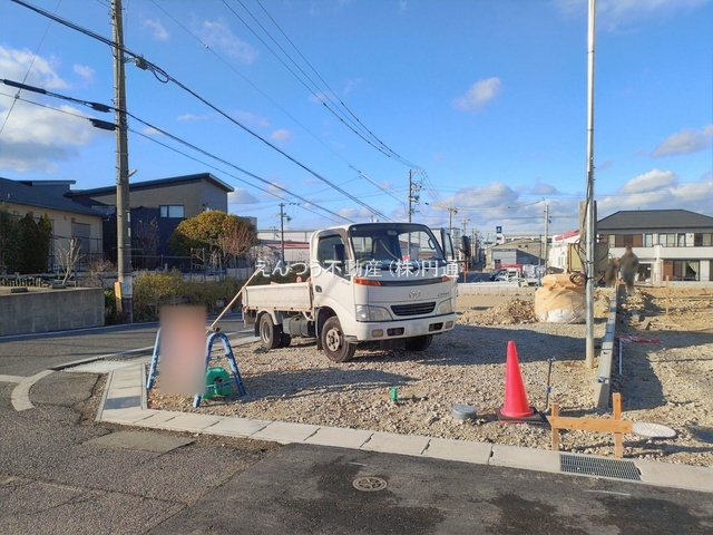 リーブルガーデン西寺山町第2の前面道路含む現地写真