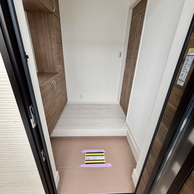 【玄関】 | 新築貸戸建住宅白